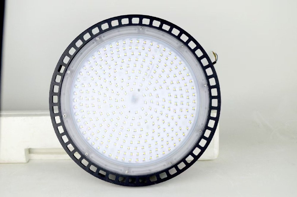 7 Things to Consider Before Choosing an LED High Bay Light